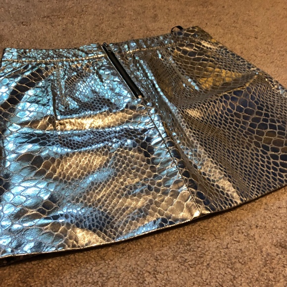 Milly Mirrored Leather Python Pencil Skirt - Picture 3 of 8